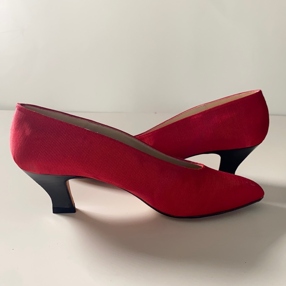 NWOT Kenneth Cole New York Pumps